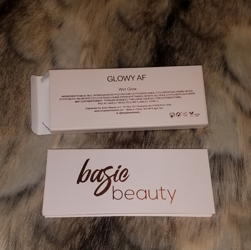 3/$15 New! BASIC BEAUTY - GLOWY AF - WET GLOW TRIO